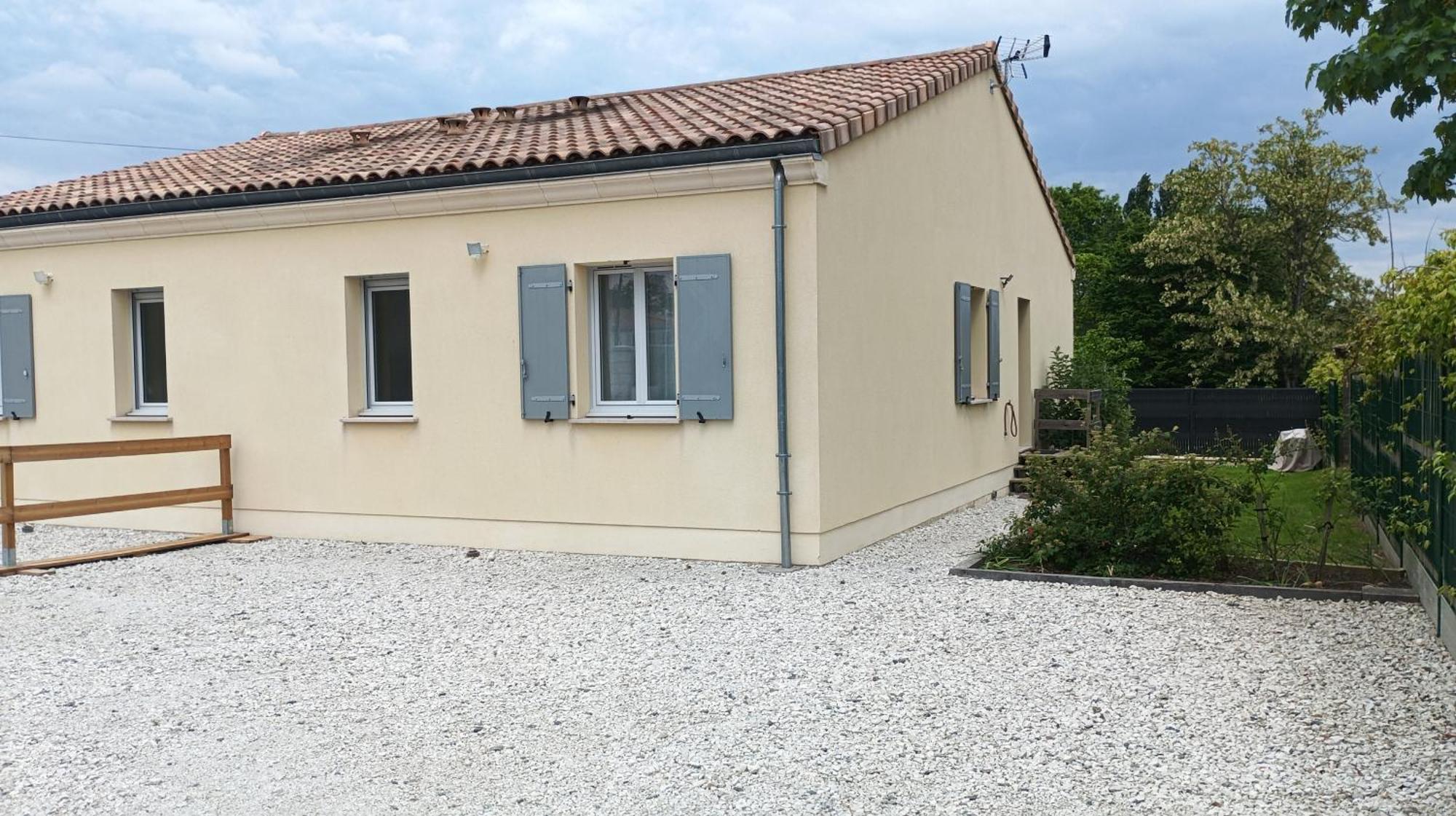 Meuble De Tourisme Classe 3 Etoiles Le Ptit Coin De Soleil - Saint Ciers D'Abzac Exterior foto